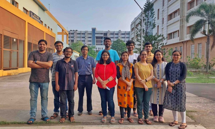 Old lab group photo from 2024